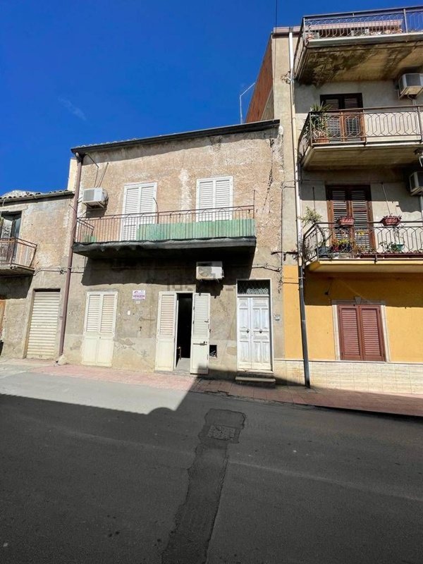 casa indipendente in vendita a Ravanusa