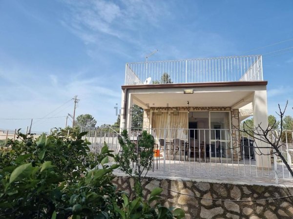 casa indipendente in vendita a Ravanusa