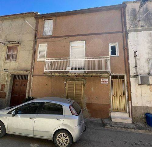 casa indipendente in vendita a Ravanusa