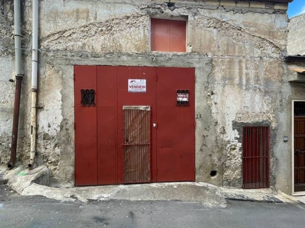 locale commerciale in vendita a Ravanusa