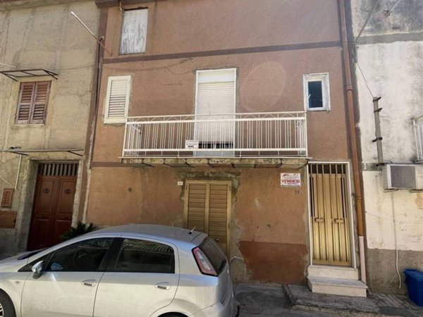 casa indipendente in vendita a Ravanusa