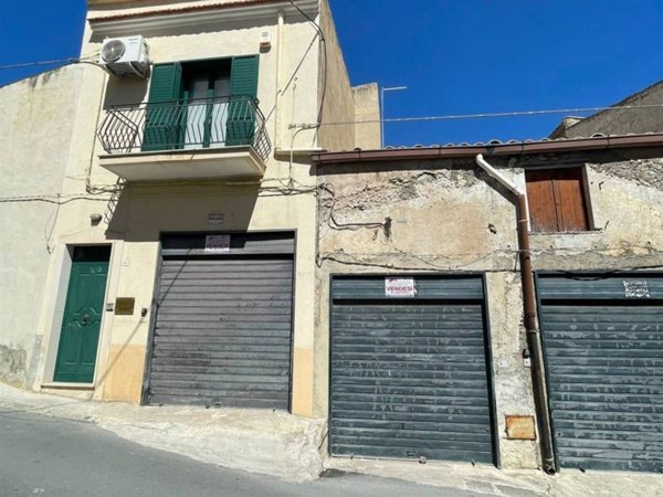 locale commerciale in vendita a Ravanusa