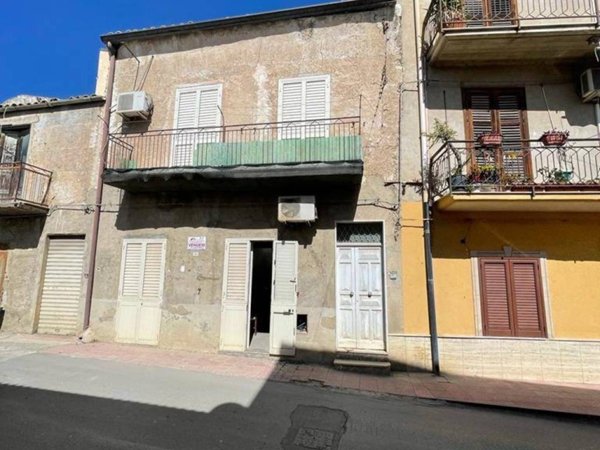 casa indipendente in vendita a Ravanusa