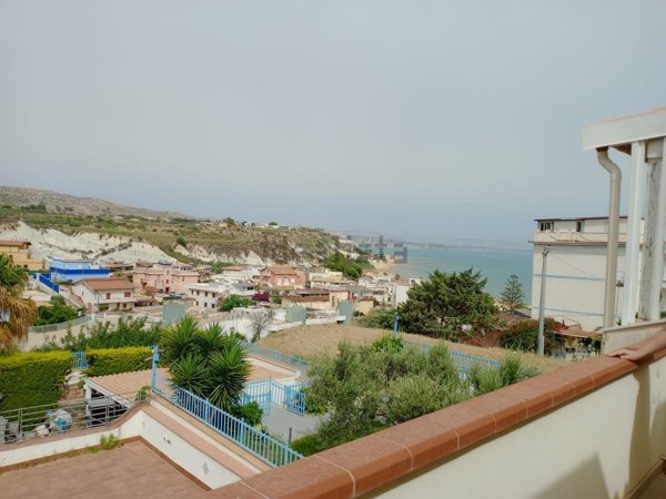 pentavano in vendita a Realmonte