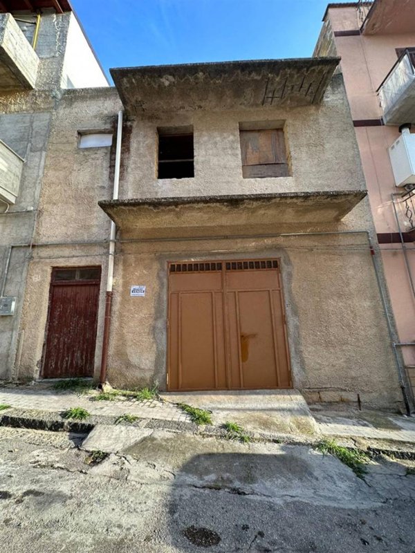 casa indipendente in vendita a Ribera