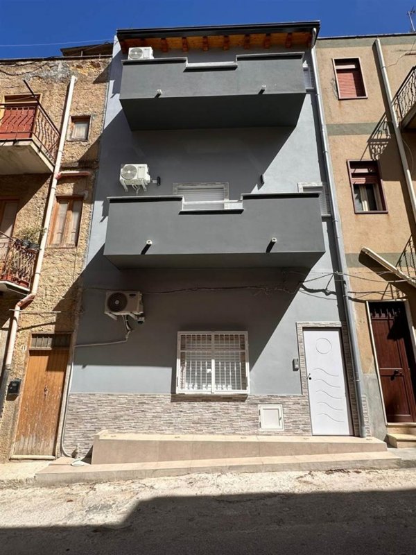casa indipendente in vendita a Ribera