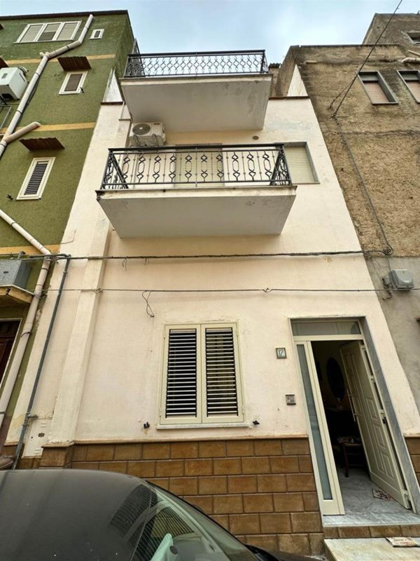 casa indipendente in vendita a Ribera