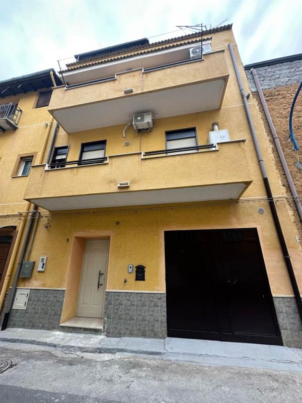 casa indipendente in vendita a Ribera