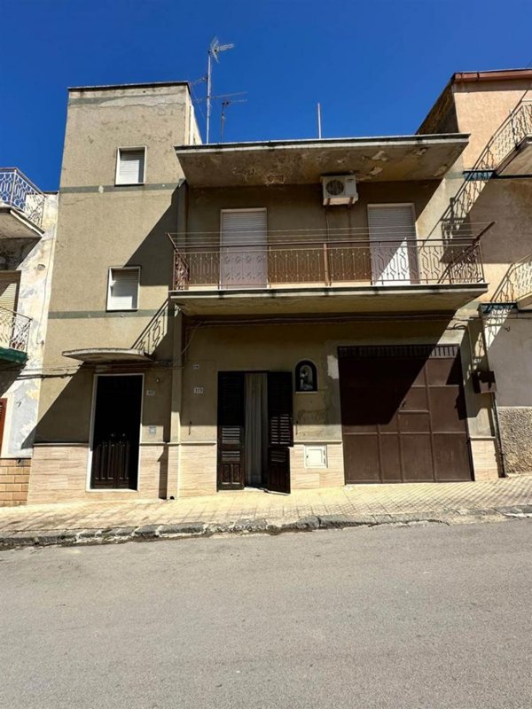 casa indipendente in vendita a Ribera