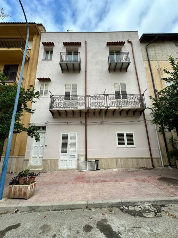 casa indipendente in vendita a Ribera