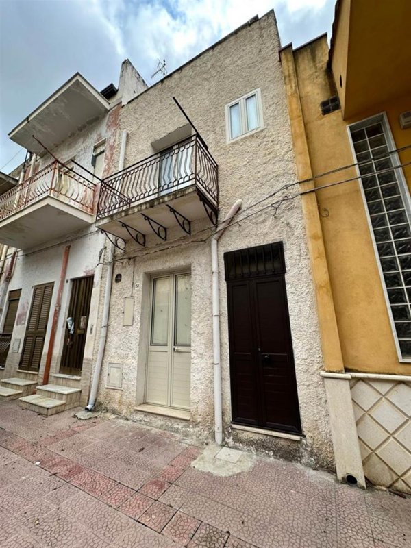 casa indipendente in vendita a Ribera