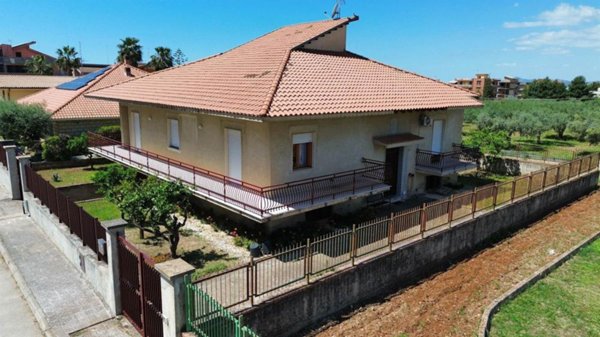 casa indipendente in vendita a Ribera