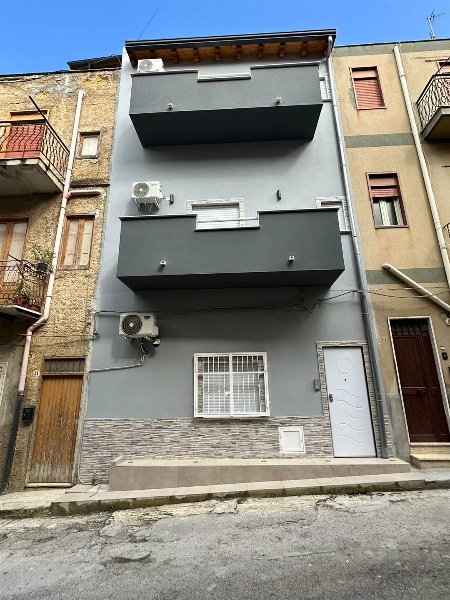 casa indipendente in vendita a Ribera