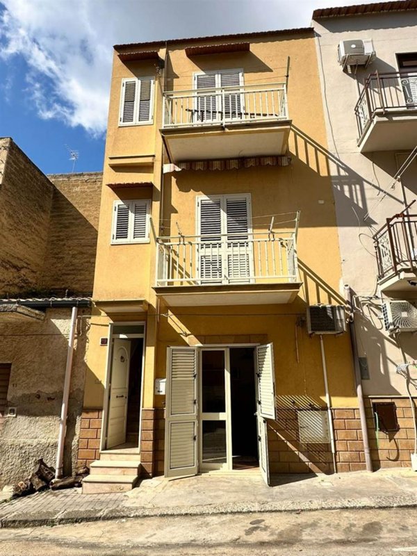 casa indipendente in vendita a Ribera