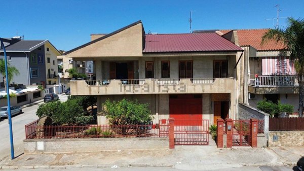 casa indipendente in vendita a Ribera