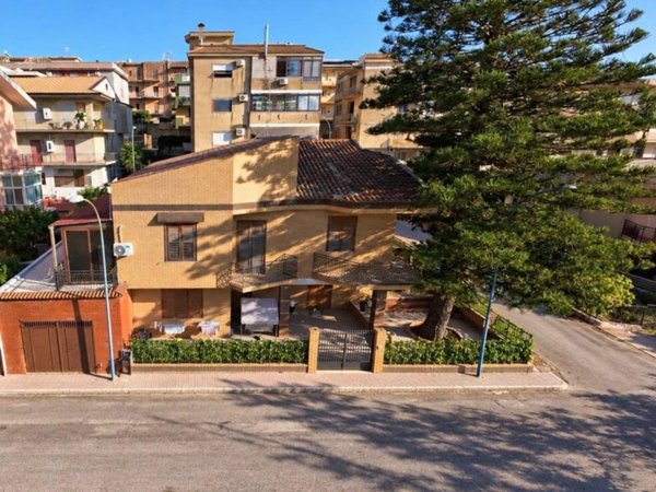 casa indipendente in vendita a Ribera