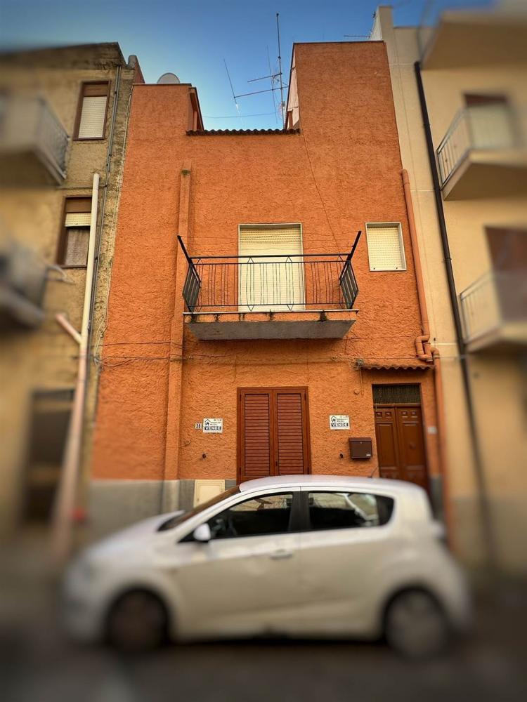 casa indipendente in vendita a Ribera