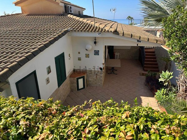 casa indipendente in vendita a Ribera
