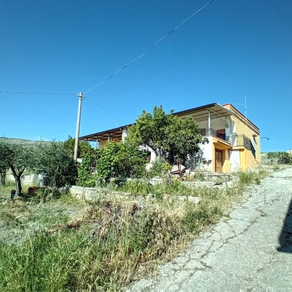casa indipendente in vendita a Sambuca di Sicilia