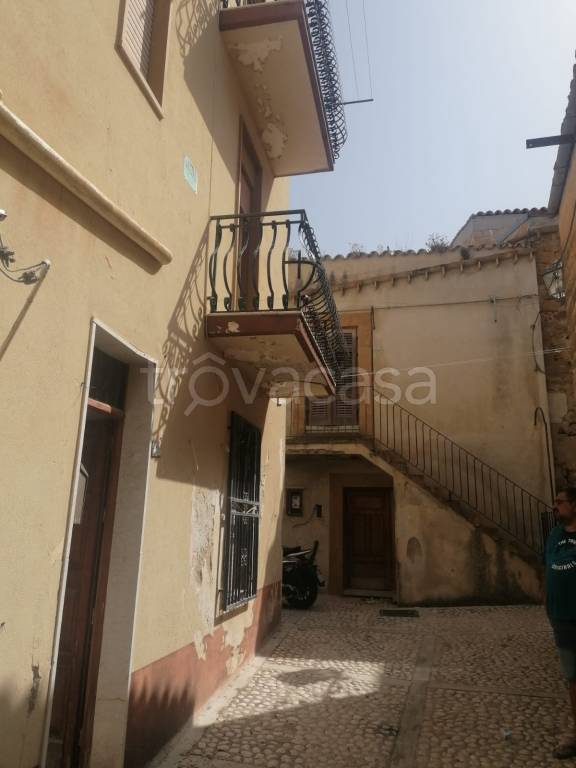 casa indipendente in vendita a Sambuca di Sicilia