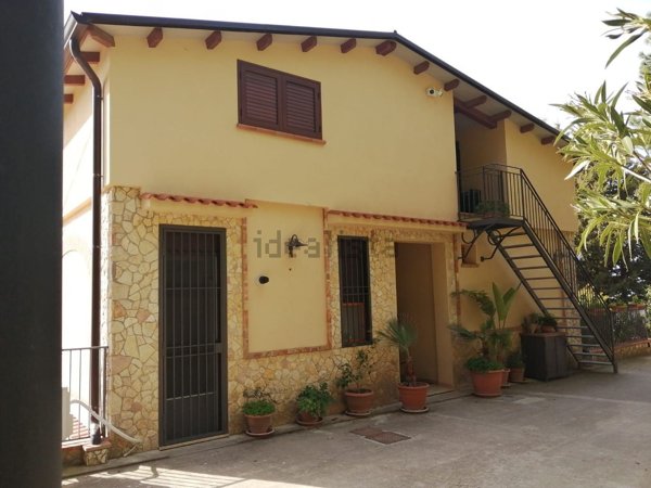 esavano in vendita a Sambuca di Sicilia