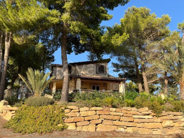 casa indipendente in vendita a Sambuca di Sicilia