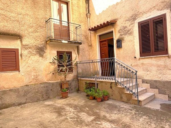 casa indipendente in vendita a Sambuca di Sicilia