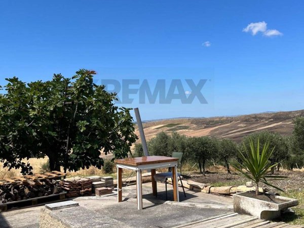casa indipendente in vendita a Sambuca di Sicilia