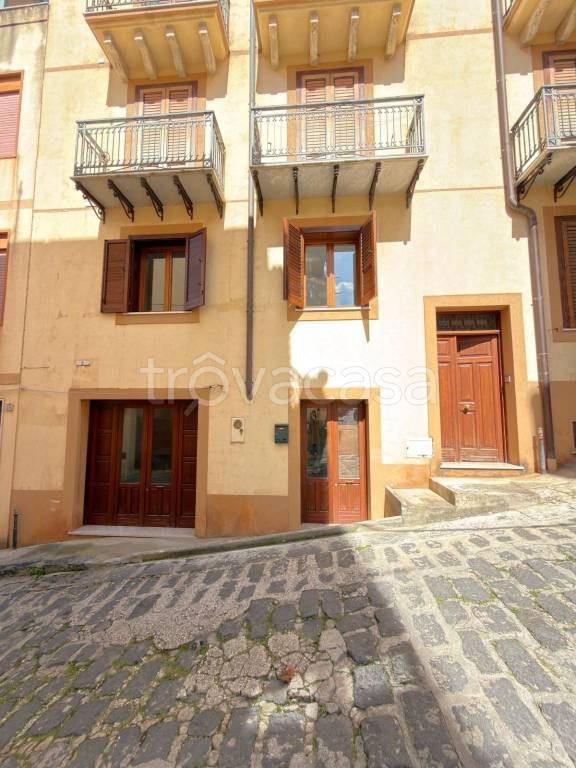 casa indipendente in vendita a Sambuca di Sicilia