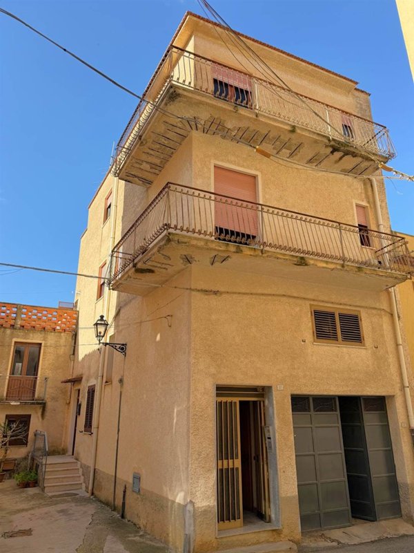 casa indipendente in vendita a Sambuca di Sicilia