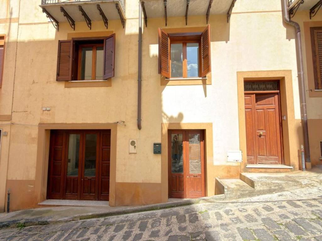 casa indipendente in vendita a Sambuca di Sicilia