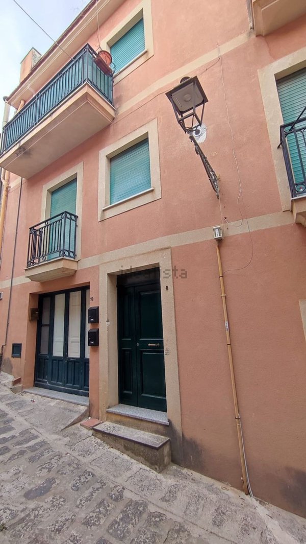 casa indipendente in vendita a Sambuca di Sicilia