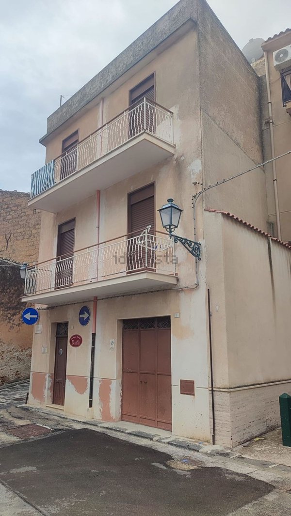 casa indipendente in vendita a Sambuca di Sicilia