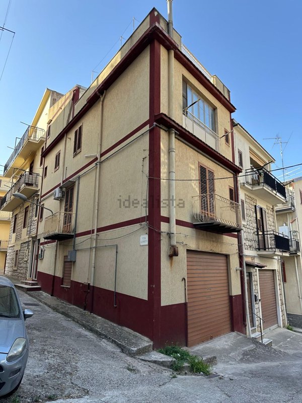 casa indipendente in vendita a San Giovanni Gemini