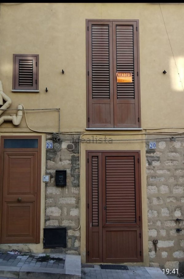 pentavano in vendita a San Giovanni Gemini