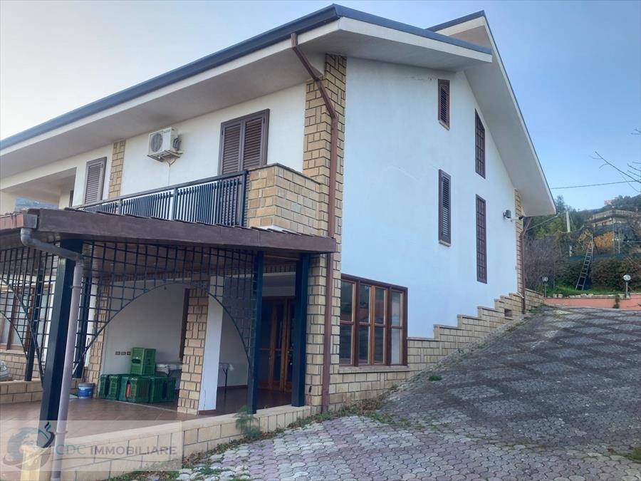 casa indipendente in vendita a San Giovanni Gemini