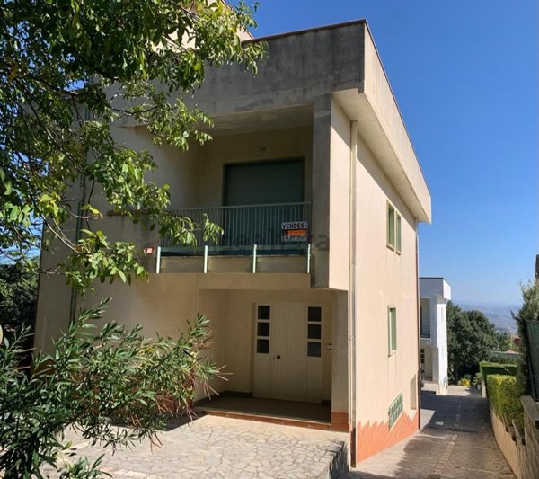 casa indipendente in vendita a San Giovanni Gemini