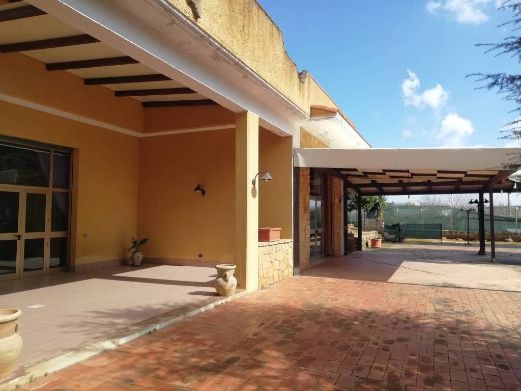 negozio in vendita a Santa Margherita di Belice