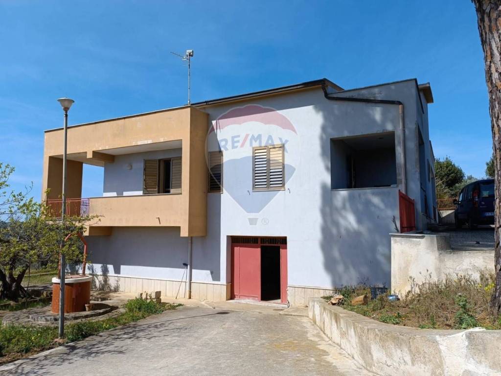 casa indipendente in vendita a Santa Margherita di Belice