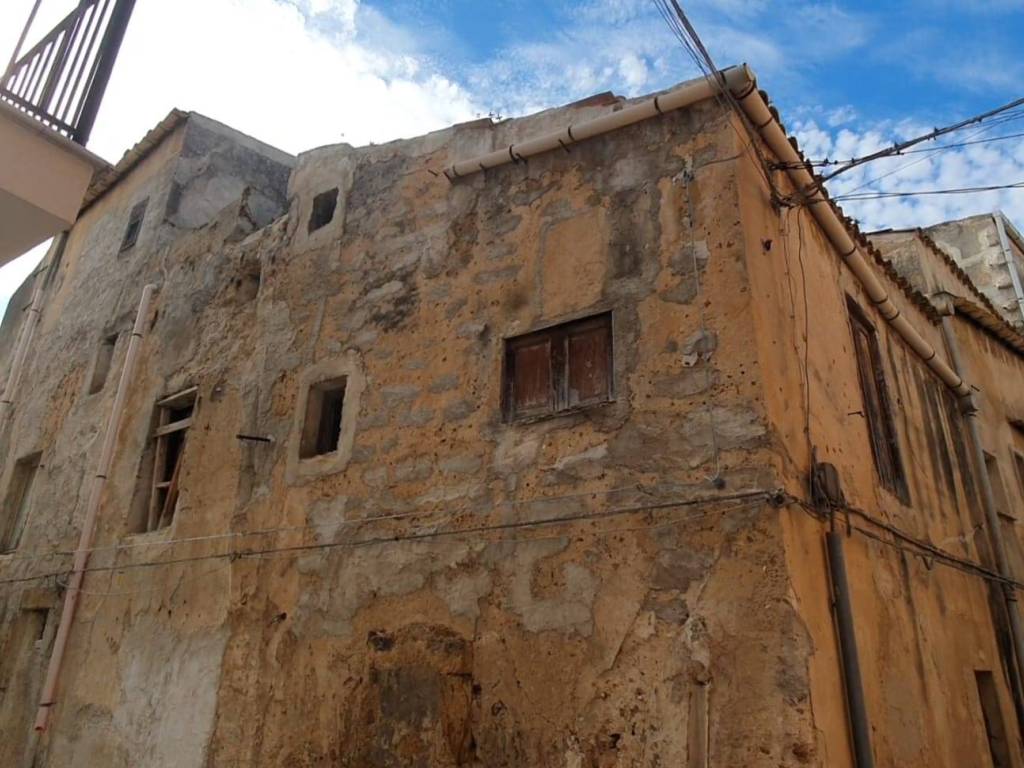 intera palazzina in vendita a Sciacca in zona Centro Città