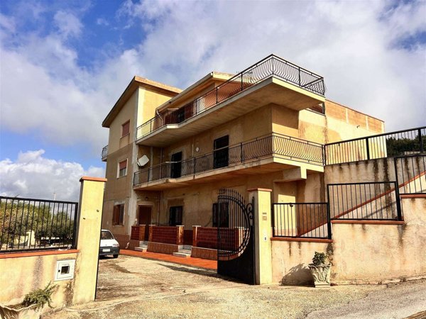 casa indipendente in vendita a Sciacca in zona Centro Città