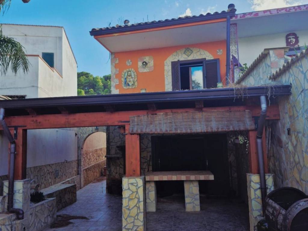 casa indipendente in vendita a Sciacca in zona San Calogero