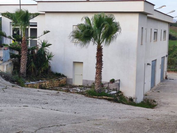 locale commerciale in vendita a Sciacca