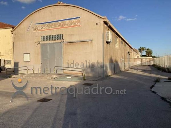 locale commerciale in vendita a Sciacca in zona Centro Città