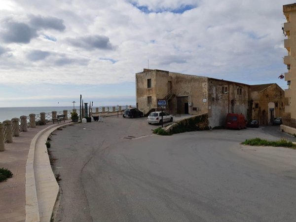 locale di sgombero in vendita a Sciacca