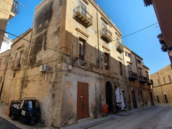 intera palazzina in vendita a Sciacca in zona Centro Città