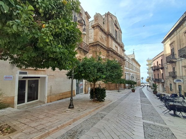 negozio in vendita a Sciacca in zona Centro Città
