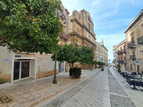 negozio in vendita a Sciacca in zona Centro Città