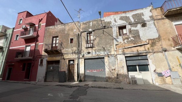 pentavano in vendita a Sciacca