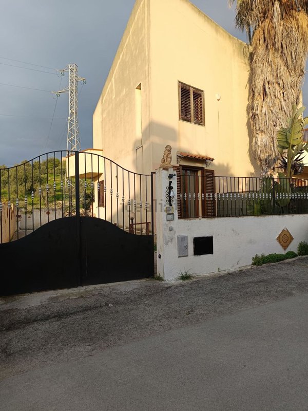 casa indipendente in vendita a Sciacca